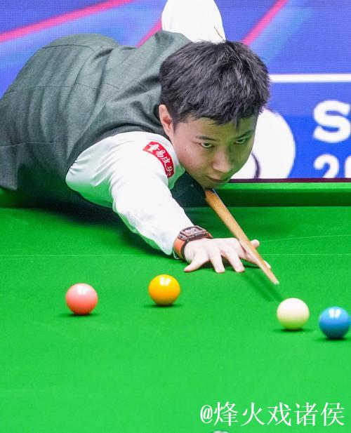 赵心童三破百6-1大胜丁俊晖,强势晋级上海大师赛四强 赵心童三破百6-1大胜丁俊晖,强势晋级上海大师赛四强